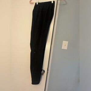 Lululemon men’s black joggers